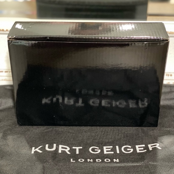 NWT KURT GEIGER LONDON
Stripe Envelope Clutch - Picture 5 of 12